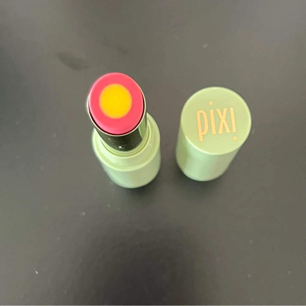 Pixi Lip Glow in Peach pout New